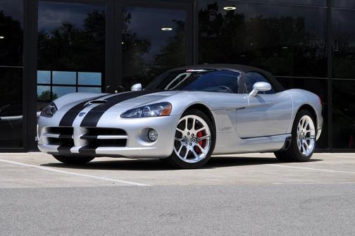 2005 Dodge Viper SRT10