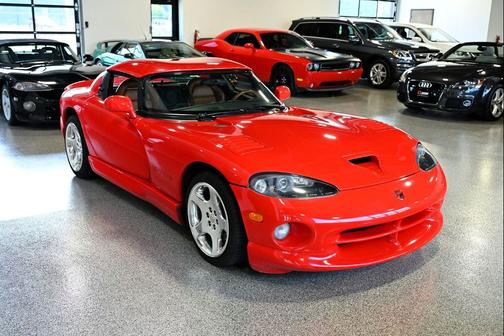 Viper Red Clearcoat/Black Soft Top 2001 Dodge Viper RT/10