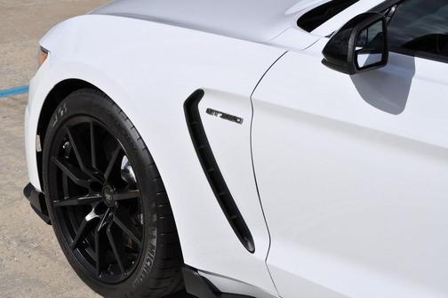 2016 Ford Shelby GT350 Base