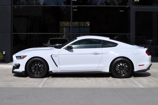 2016 Ford Shelby GT350 Base