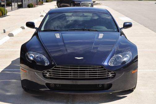 Midnight Blue 2009 Aston Martin V8 Vantage Base