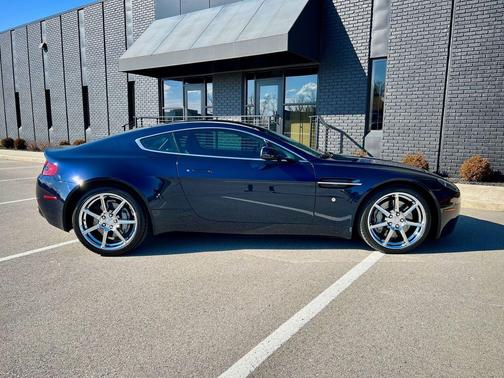 2009 Aston Martin V8 Vantage Base