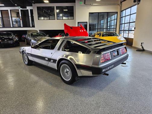 1981 Delorean DMC-12 