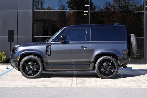 2024 Land Rover Defender V8