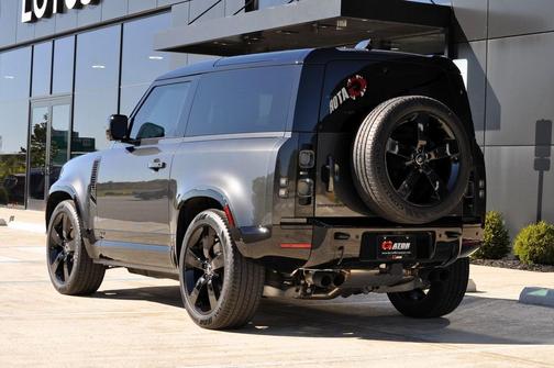 2024 Land Rover Defender V8
