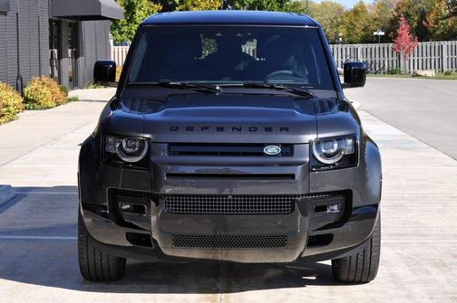 2024 Land Rover Defender V8