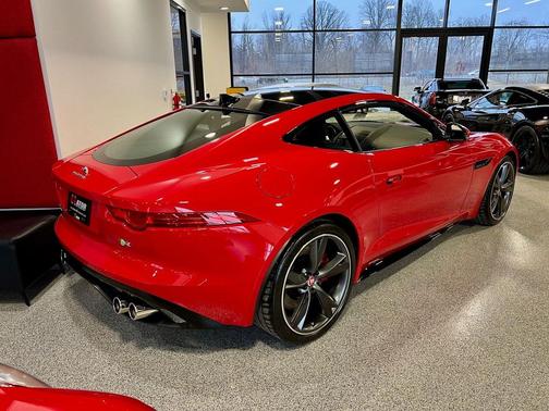 2015 Jaguar F-TYPE R