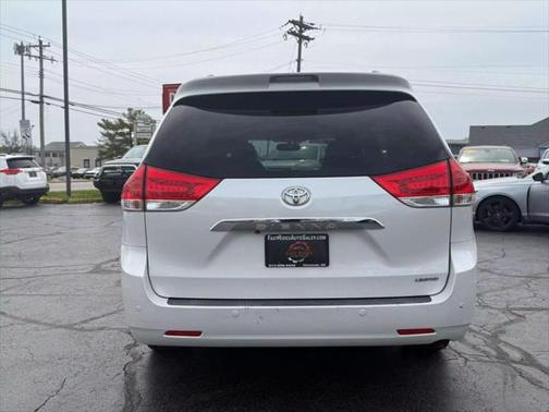 2011 Toyota Sienna XLE
