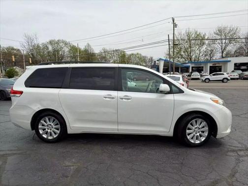 2011 Toyota Sienna XLE
