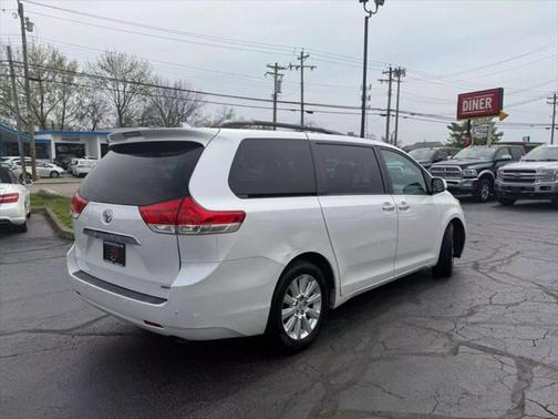 2011 Toyota Sienna XLE