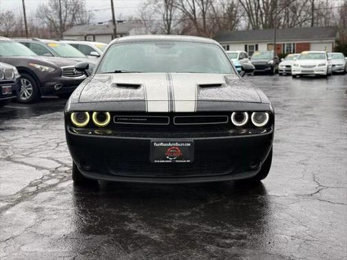 2015 Dodge Challenger SXT
