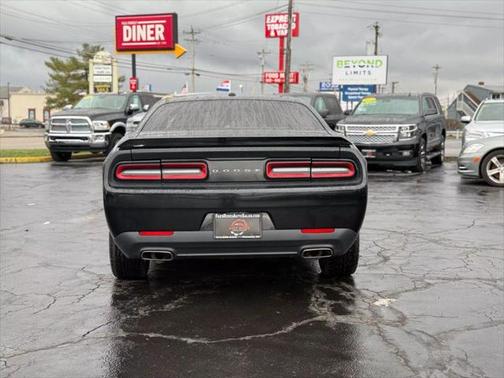 2015 Dodge Challenger SXT