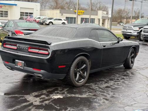 2015 Dodge Challenger SXT