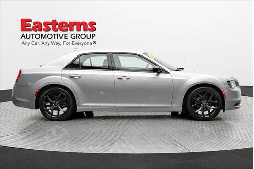 2022 Chrysler 300 Touring