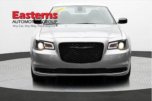 2022 Chrysler 300 Touring