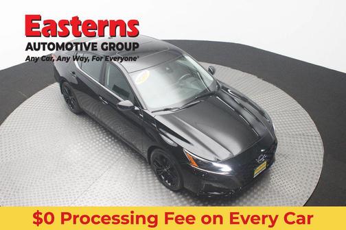 Super Black 2023 Nissan Altima SR FWD
