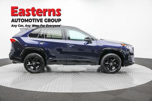 2020 Toyota RAV4 Hybrid SE