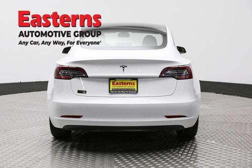 Pearl White Multi-Coat 2023 Tesla Model 3 Standard Range