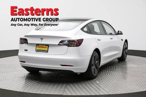 Pearl White Multi-Coat 2023 Tesla Model 3 Standard Range