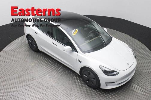 Pearl White Multi-Coat 2023 Tesla Model 3 Standard Range