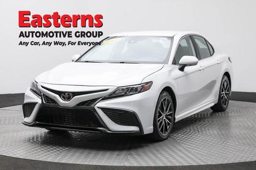 Ice Cap 2024 Toyota Camry SE