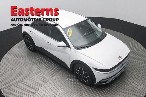 Atlas White 2024 Hyundai IONIQ 5 SE