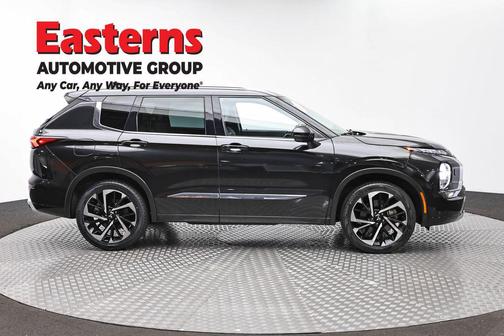 Black 2022 Mitsubishi Outlander SEL 2.5 S-AWC