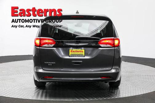 2023 Chrysler Voyager LX