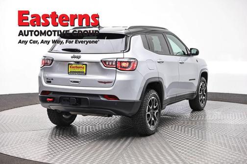 Silver Zynith Metallic Clearcoat 2025 Jeep Compass Trailhawk