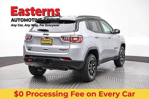 Silver Zynith Metallic Clearcoat 2025 Jeep Compass Trailhawk