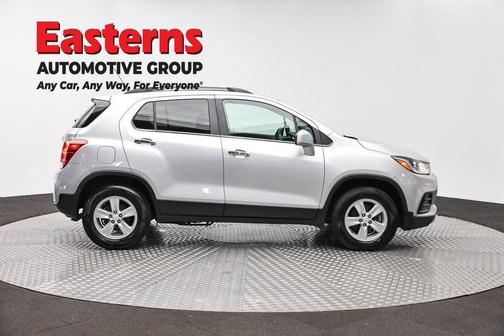 Silver Ice Metallic 2018 Chevrolet Trax LT