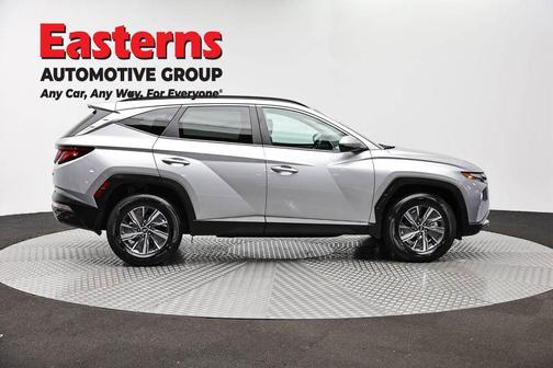 Shimmering Silver 2024 Hyundai TUCSON Hybrid Blue