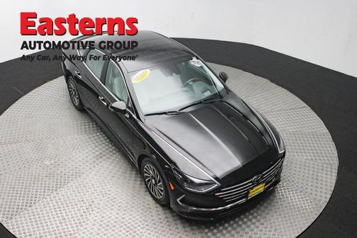 2022 Hyundai SONATA Hybrid Limited