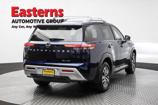 2024 Nissan Pathfinder SL 4WD