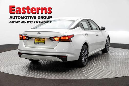 Glacier White 2025 Nissan Altima 2.5 SV