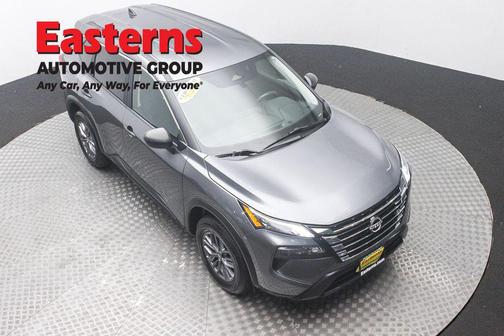 Gun Metallic 2024 Nissan Rogue S