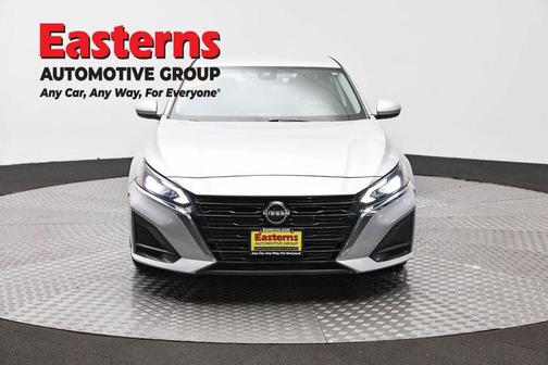 Brilliant Silver Metallic 2023 Nissan Altima S FWD