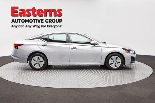 Brilliant Silver Metallic 2023 Nissan Altima S FWD