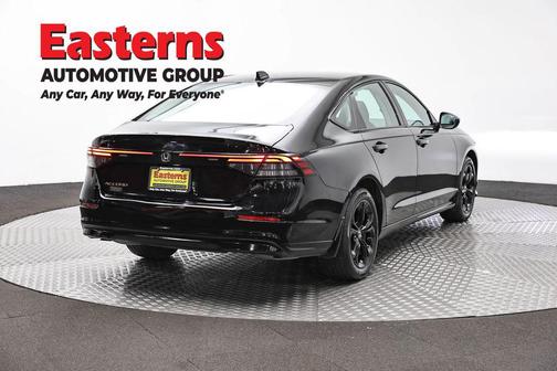 Crystal Black Pearl 2025 Honda Accord SE