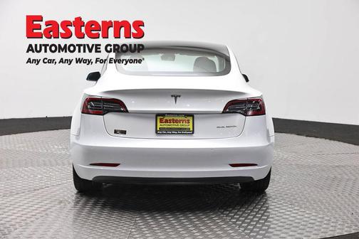 Pearl White Multi-Coat 2022 Tesla Model 3 Long Range