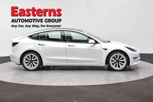 Pearl White Multi-Coat 2022 Tesla Model 3 Long Range