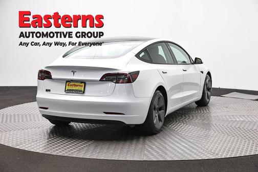 Pearl White Multi-Coat 2023 Tesla Model 3 Standard Range