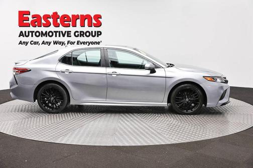 Celestial Silver Metallic 2019 Toyota Camry SE