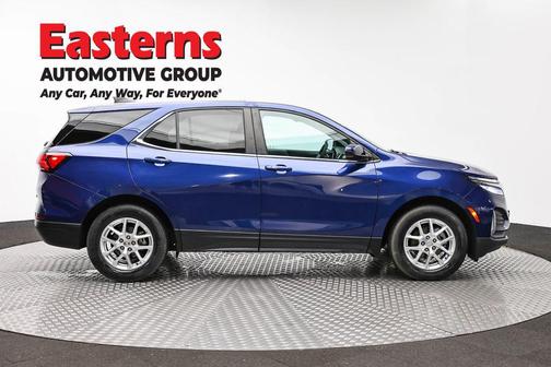 Blue Glow Metallic 2022 Chevrolet Equinox 1LT