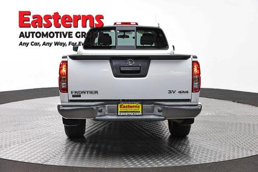 Glacier White 2021 Nissan Frontier SV