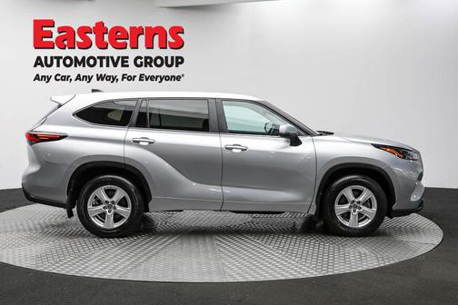 2024 Toyota Highlander LE