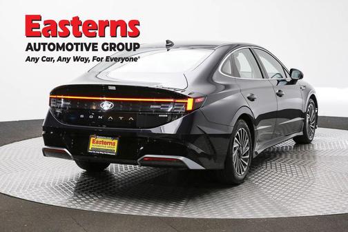 2025 Hyundai SONATA Hybrid SE