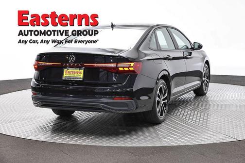 Deep Black Pearl 2025 Volkswagen Jetta 1.5T Sport
