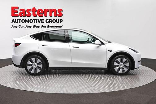 Pearl White Multi-Coat 2023 Tesla Model Y Long Range Dual Motor All-Wheel Drive