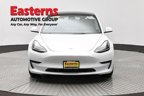 Pearl White Multi-Coat 2023 Tesla Model 3 Standard Range